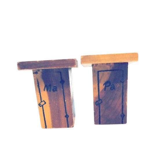 Vintage Outhouse Salt and Pepper Shakers - Picture 2 of 5